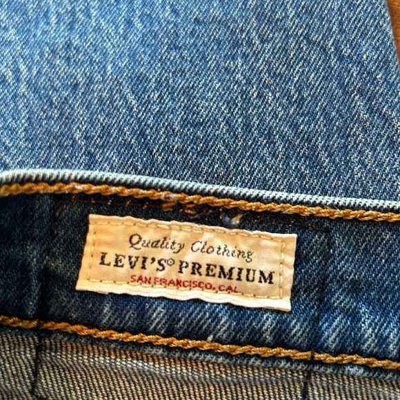 Levi Wedgie Jeans - Picture 6 of 8
